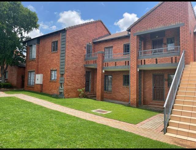 2 BEDROOM PROPERTY TO RENT IN MOOIKLOOF RIDGE ESTATE